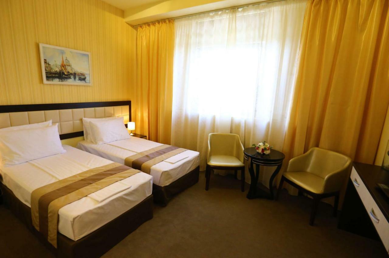 Best Western Plus Briston Otopeni Extérieur photo